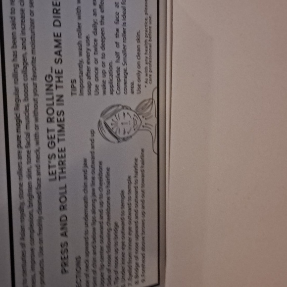 Rose Quartz Facial Roller - Picture 2 of 4